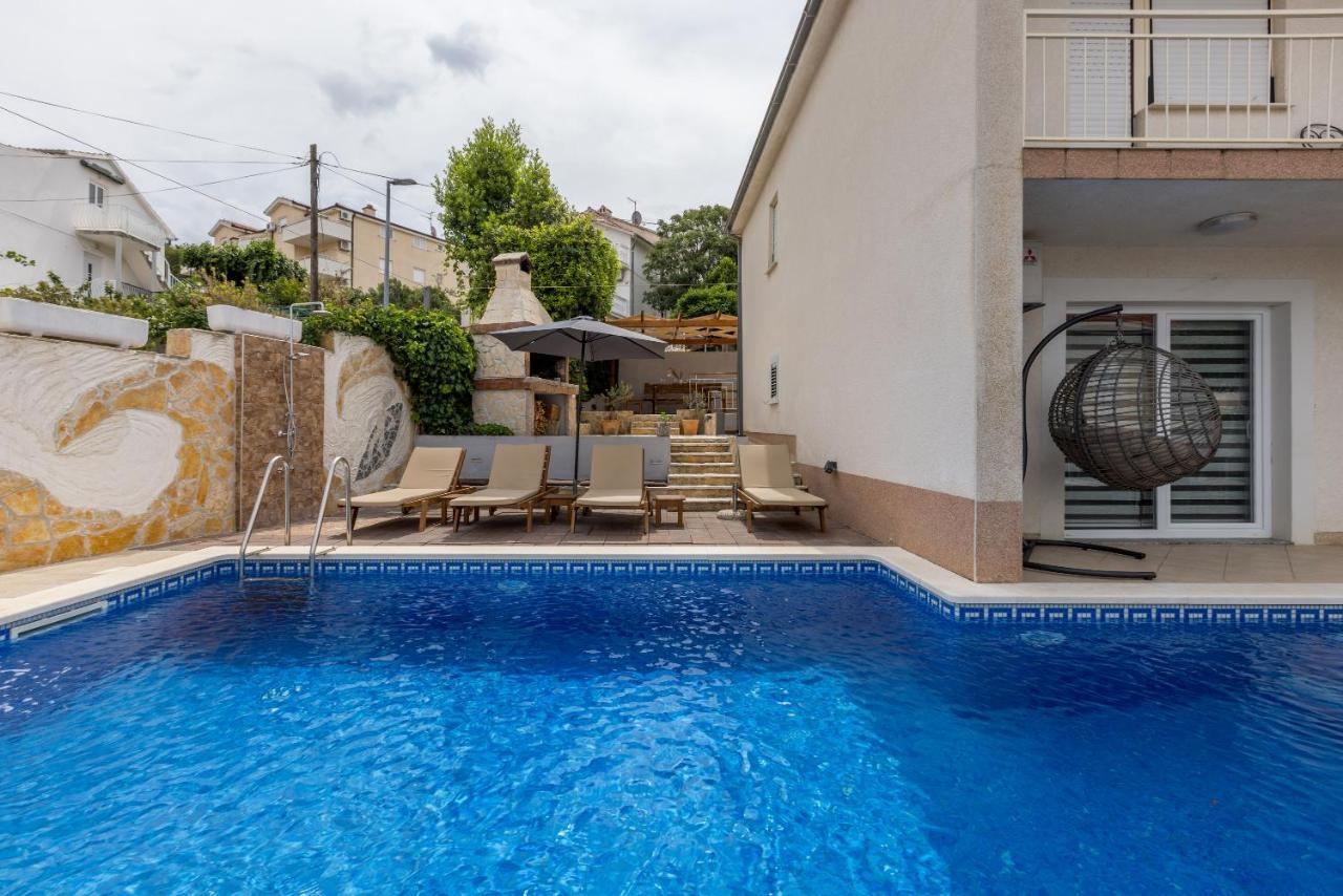 Villa Costa Blu With Pool By The Sea Trogir Bagian luar foto
