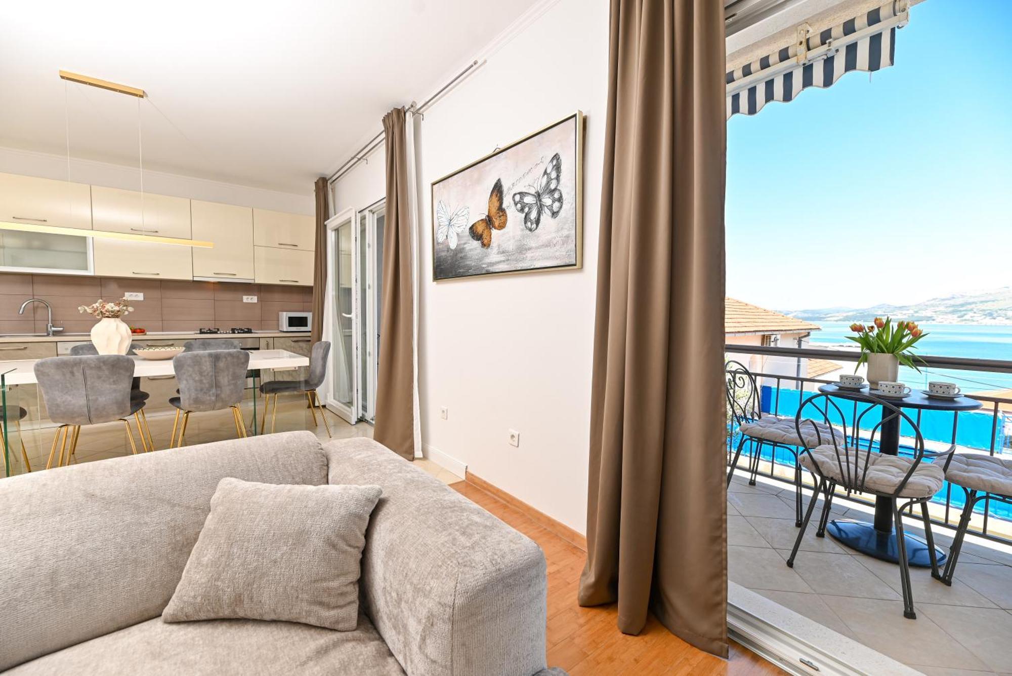Villa Costa Blu With Pool By The Sea Trogir Bagian luar foto
